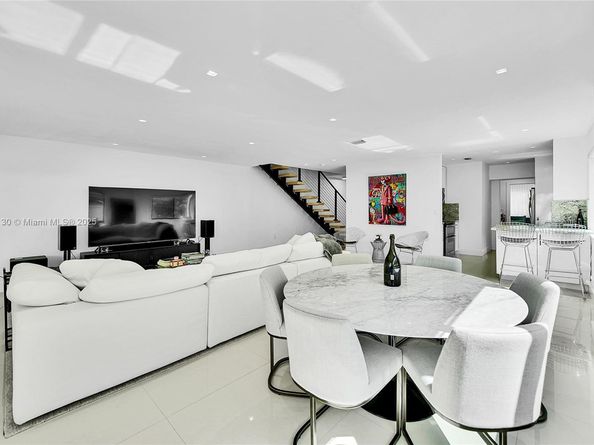 830 Raymond St, Miami Beach FL 33141