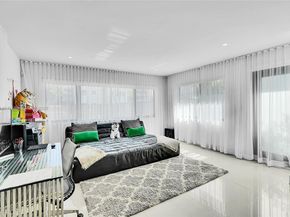 830 Raymond St, Miami Beach FL 33141