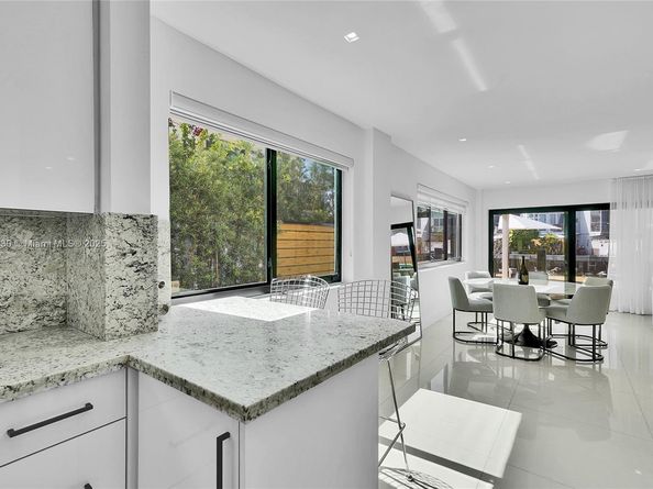 830 Raymond St, Miami Beach FL 33141