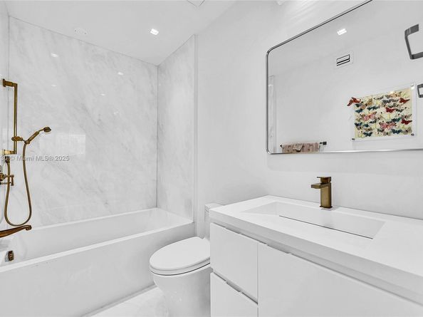 830 Raymond St, Miami Beach FL 33141
