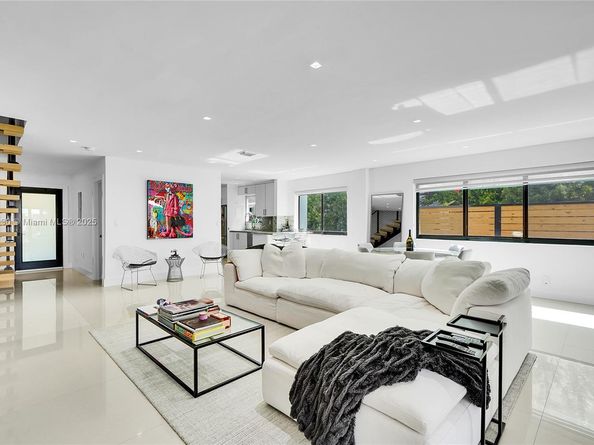 830 Raymond St, Miami Beach FL 33141