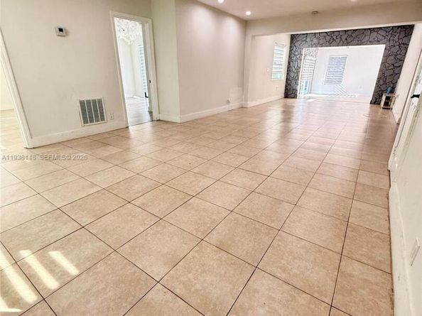 1530 N 56th Ave, Hollywood FL 33021