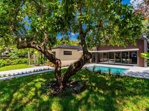 2777 Calusa St, Miami FL 33133