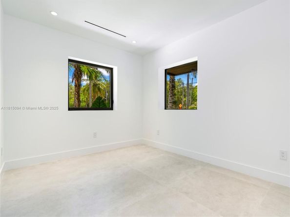 2777 Calusa St, Miami FL 33133