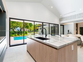 2777 Calusa St, Miami FL 33133