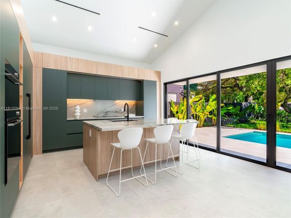 2777 Calusa St, Miami FL 33133