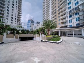 801 Brickell Key Blvd 2502, Miami FL 33131