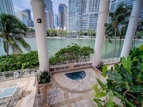 801 Brickell Key Blvd 2502, Miami FL 33131