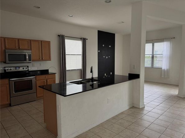 9079 SW 35th St, Miramar FL 33025