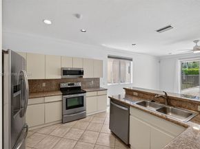 1115 Camellia Cir, Weston FL 33326