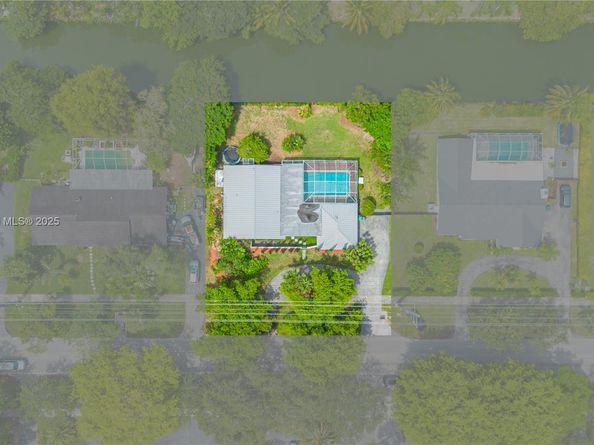 16900 SW 87th Ave, Palmetto Bay FL 33157