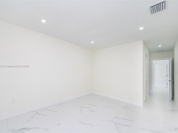 975 SW 89th Ave, Miami FL 33174