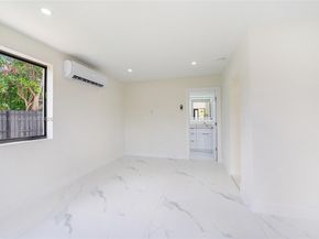975 SW 89th Ave, Miami FL 33174