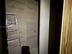 3090 NW 33rd St, Miami FL 33142