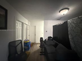 3090 NW 33rd St, Miami FL 33142