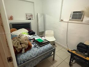 3090 NW 33rd St, Miami FL 33142