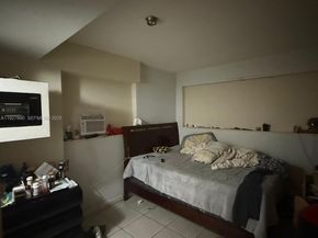 3090 NW 33rd St, Miami FL 33142