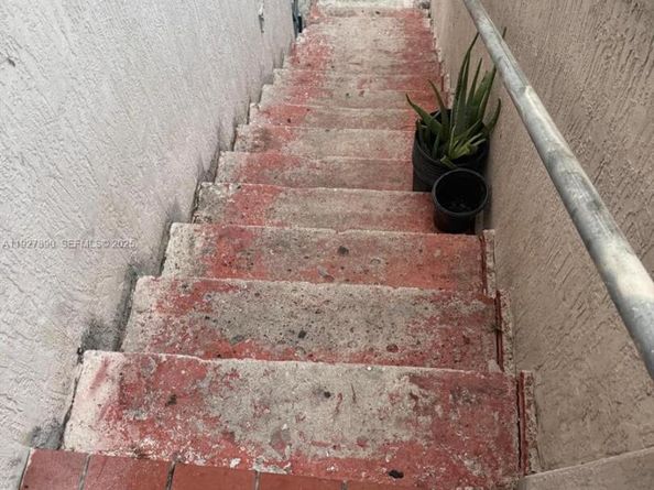 3090 NW 33rd St, Miami FL 33142