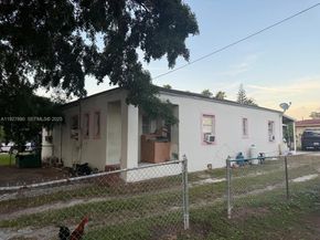 3090 NW 33rd St, Miami FL 33142