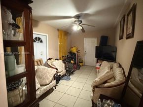 3090 NW 33rd St, Miami FL 33142