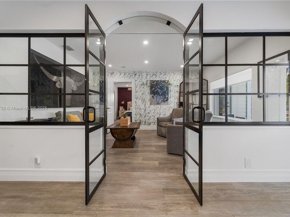 4011 NE 26th Ave, Lighthouse Point FL 33064