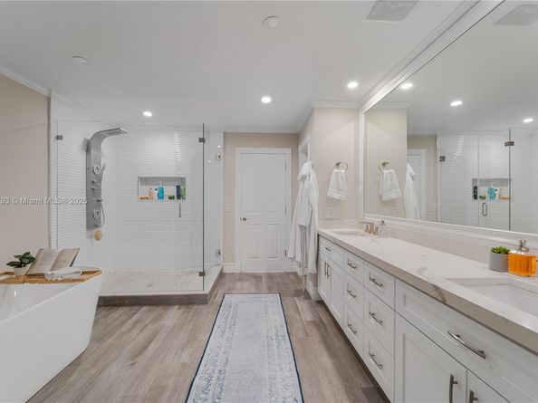 4011 NE 26th Ave, Lighthouse Point FL 33064