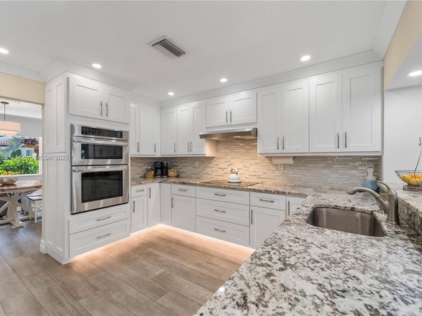 4011 NE 26th Ave, Lighthouse Point FL 33064