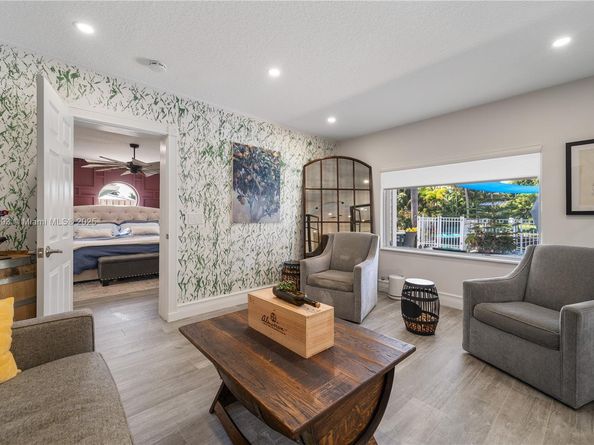 4011 NE 26th Ave, Lighthouse Point FL 33064