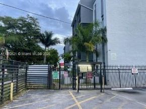 13500 NE 3rd Ct 309, North Miami FL 33161