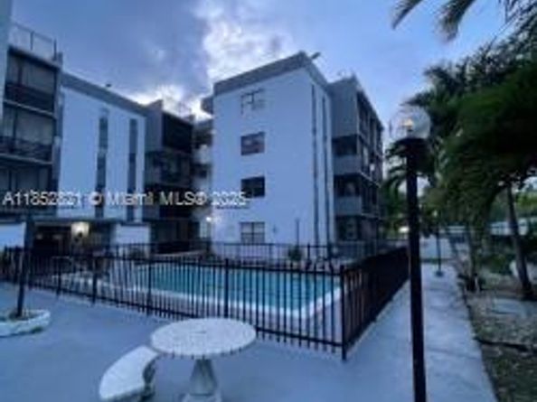 13500 NE 3rd Ct 309, North Miami FL 33161