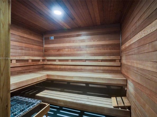 20281 E Country Club Dr 1712, Aventura FL 33180