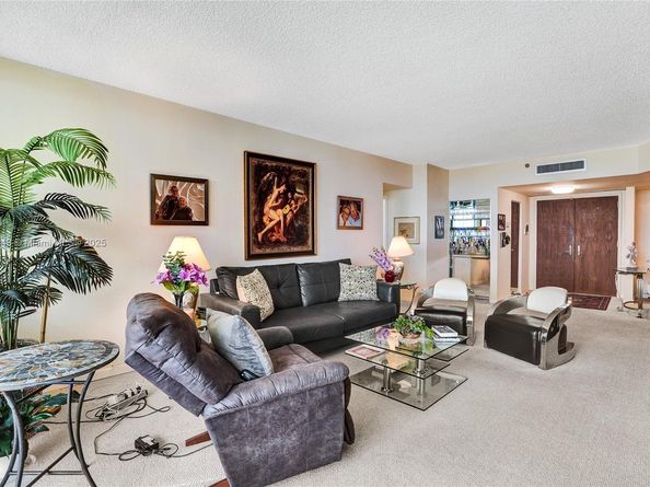 20281 E Country Club Dr 1712, Aventura FL 33180