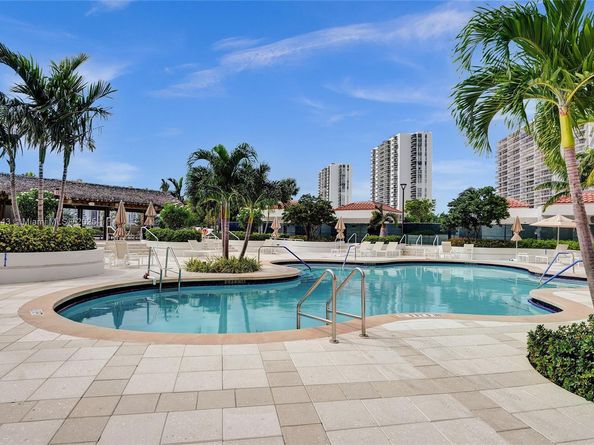 20281 E Country Club Dr 1712, Aventura FL 33180