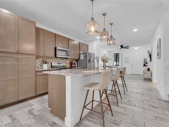 3374 NW 5th St, Pompano Beach FL 33069