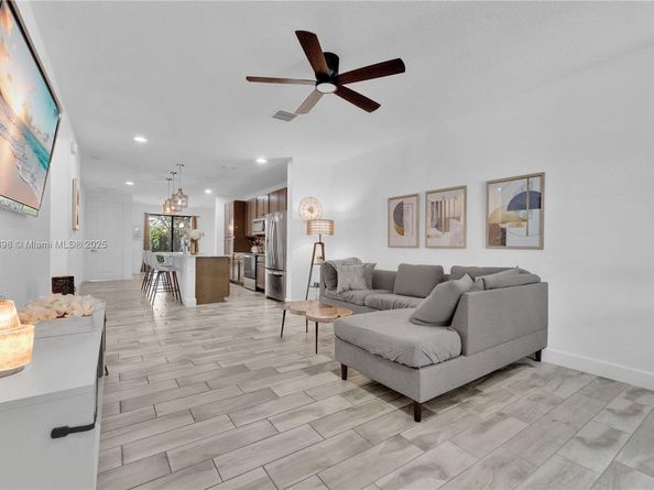 3374 NW 5th St, Pompano Beach FL 33069