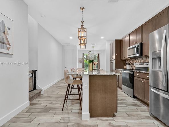 3374 NW 5th St, Pompano Beach FL 33069