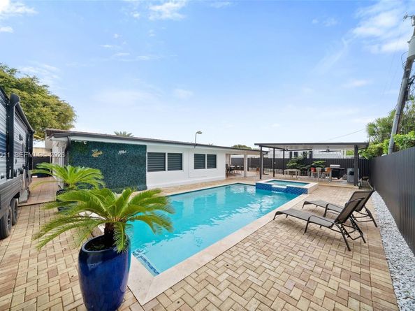 1310 SW 78th Ave, Miami FL 33144