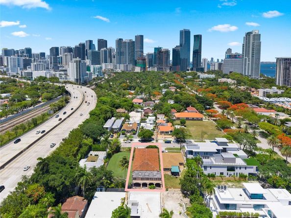 30 SW 21st Rd, Miami FL 33129