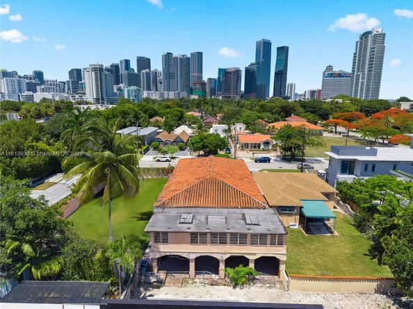 30 SW 21st Rd, Miami FL 33129