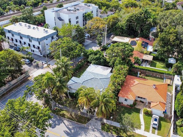 100 SW 30th Rd, Miami FL 33129