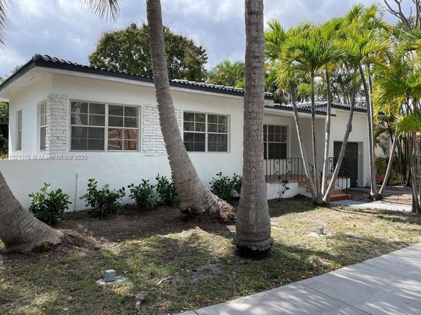 100 SW 30th Rd, Miami FL 33129