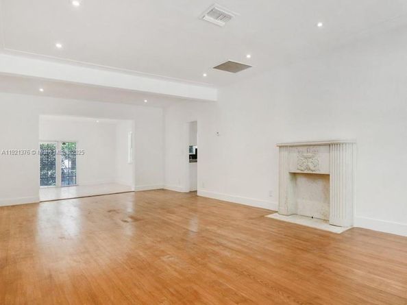 100 SW 30th Rd, Miami FL 33129