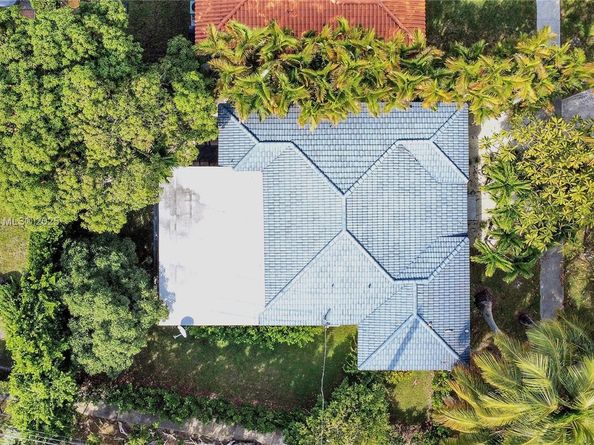 100 SW 30th Rd, Miami FL 33129