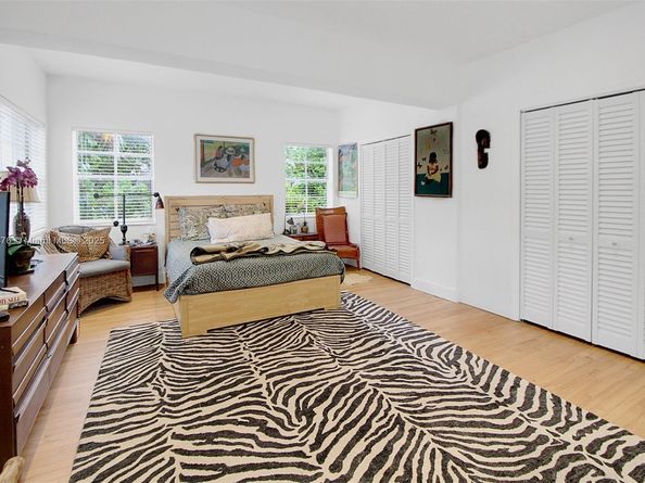 100 SW 30th Rd, Miami FL 33129