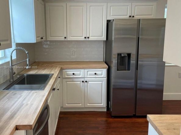 100 SW 30th Rd, Miami FL 33129