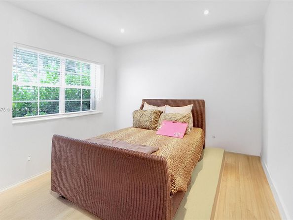 100 SW 30th Rd, Miami FL 33129