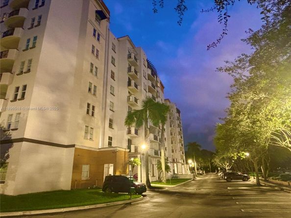 9021 SW 94th St 707, Miami FL 33176