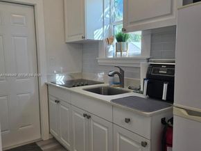 2733 Washington St, Hollywood FL 33020