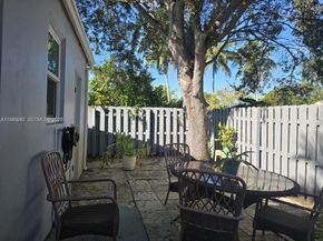 2733 Washington St, Hollywood FL 33020