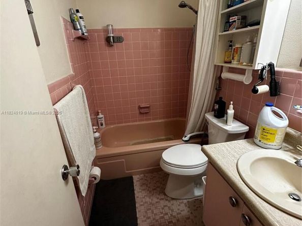 Undisclosed Address #A11824019, Fort Lauderdale FL 33308